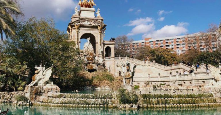 Parc Ciutadella - Cloud over Fountain in Parc de la Ciutadella