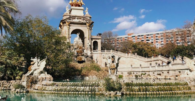 Parc Ciutadella - Cloud over Fountain in Parc de la Ciutadella